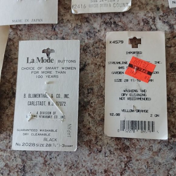 Vintage Buttons Lot of 11 - Picture 11 of 12